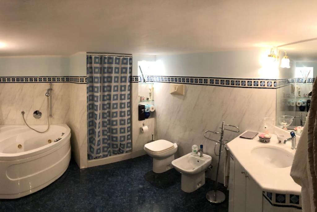 The Trip House - Between The Center And The Sea - Free Wifi And Jacuzzi CTA Exterior foto